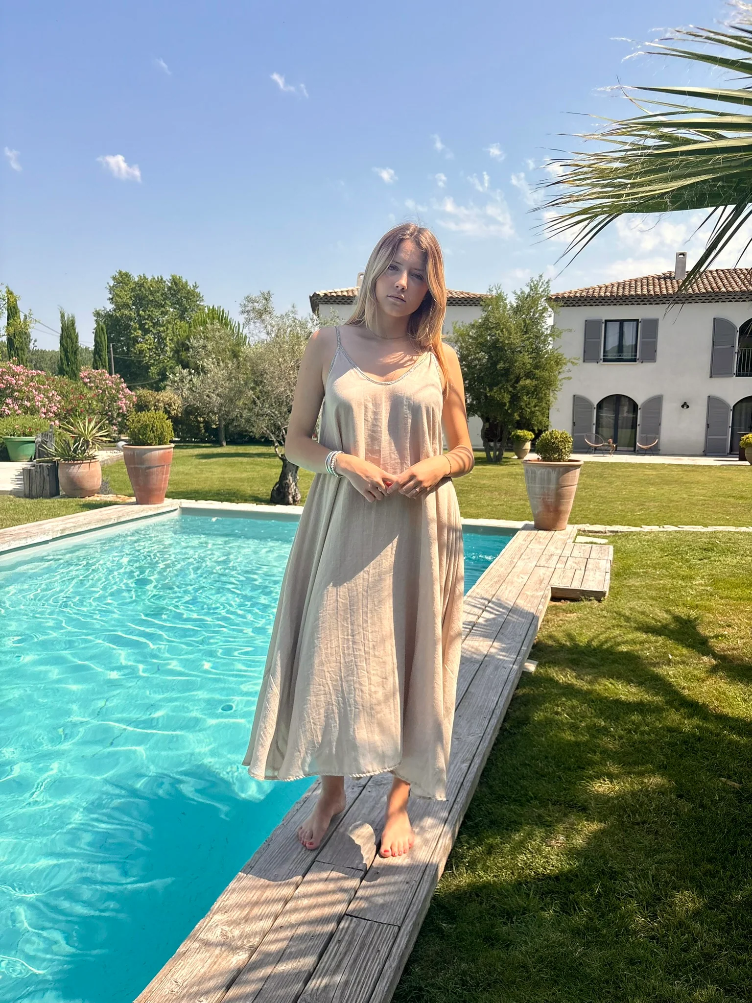 Robe longue à bretelles beige – Image 2
