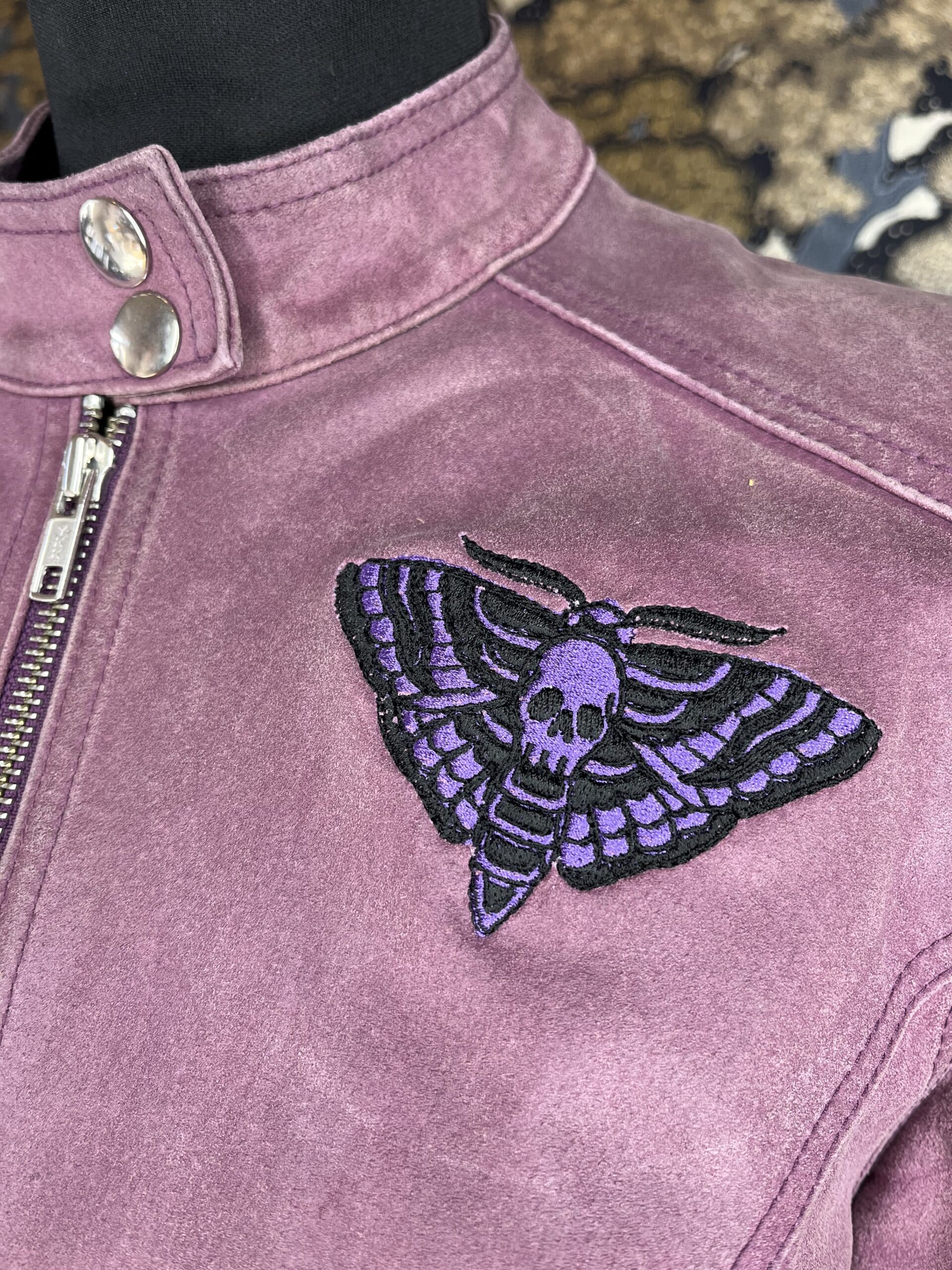 6 eyes butterfly : modèle unique veste cuir violet – Image 4