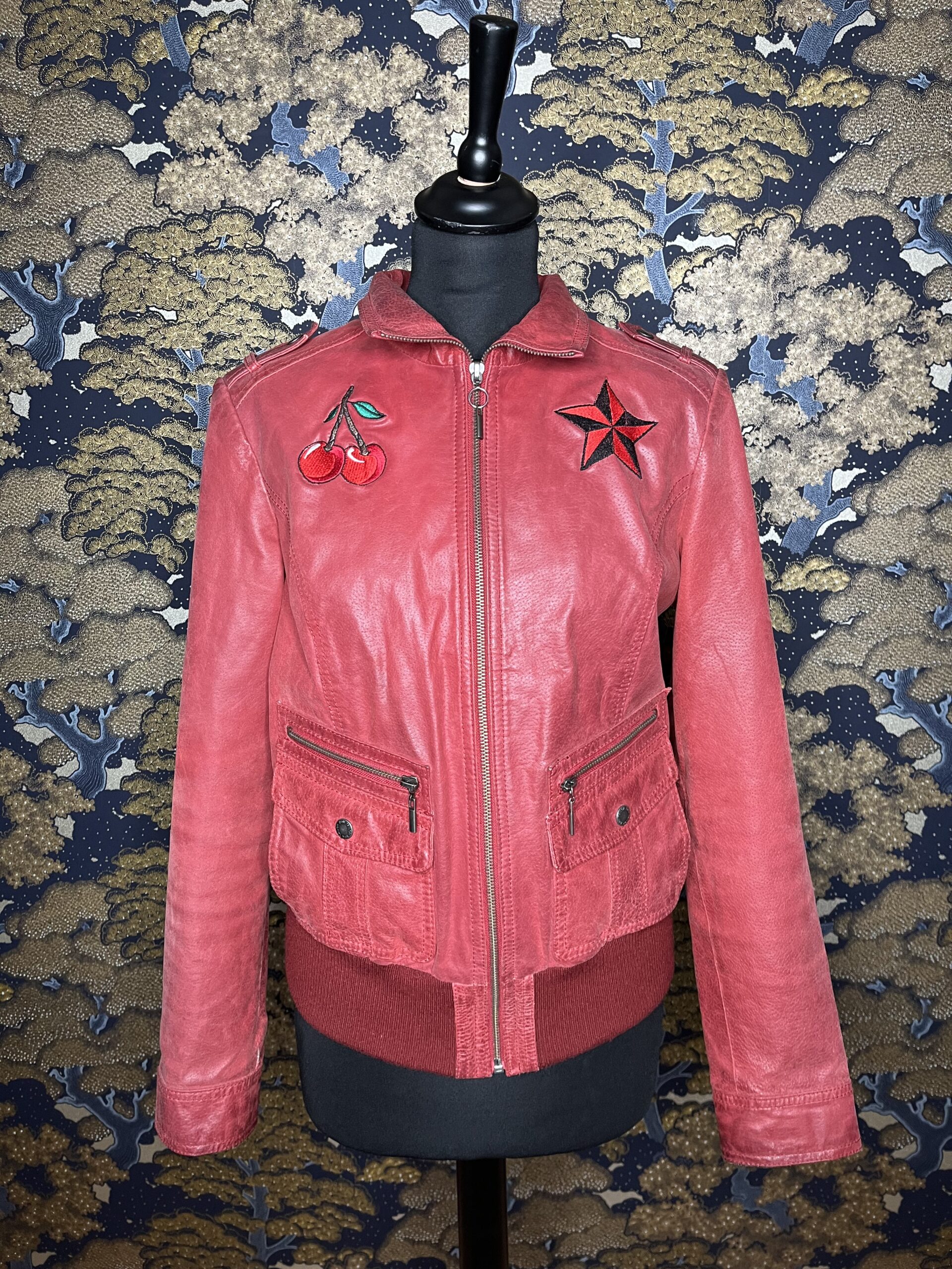 Oldschool Lover (Modèle unique sur veste cuir brique) – Image 2
